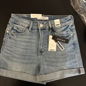 - Judy Blue Light Wash Denim Shorts large